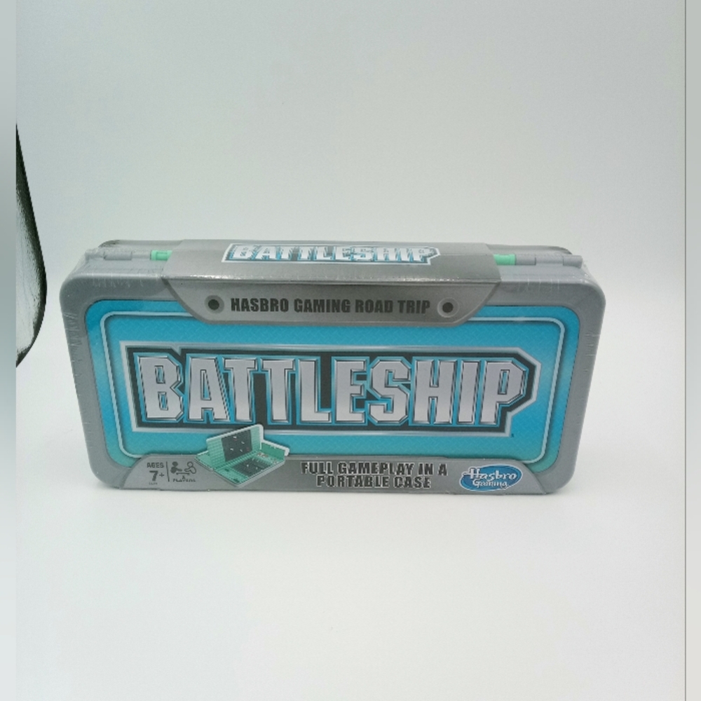Hasbro Gaming Road Trip Battleship NIP